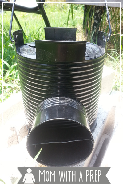 What's it like to cook an emergency meal in 3 minutes with only sticks and twigs found in your backyard? Check out my review of the Rocket Stove