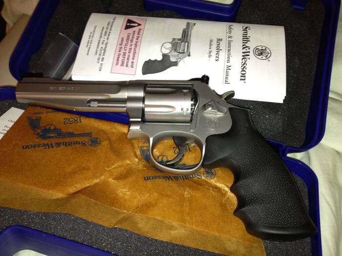 Smith & Wesson Model 686 Pro Series 5" 7 Shot Revolver