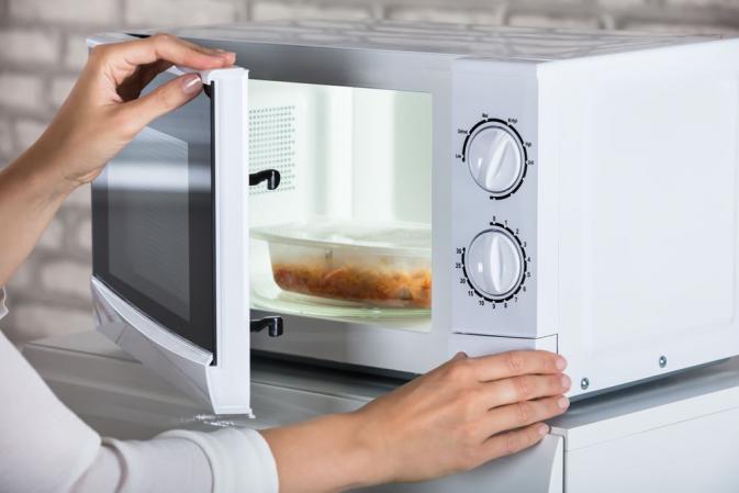 using microwave to dehydrate bananas and other fruits