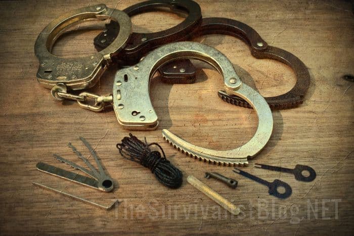 handcuffs keys kevlar ratchet