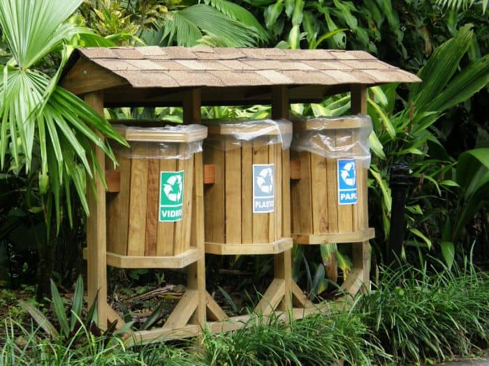 outdoor selective recycling bins