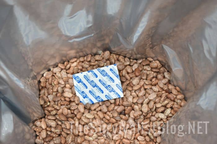 oxygen absorbers and beans in mylar bag