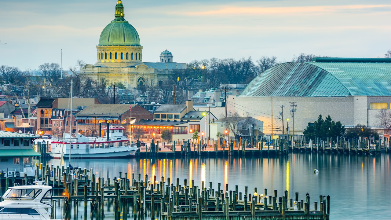 Annapolis,,Maryland,,Usa,Town,Skyline,At,Chesapeake,Bay,With,The