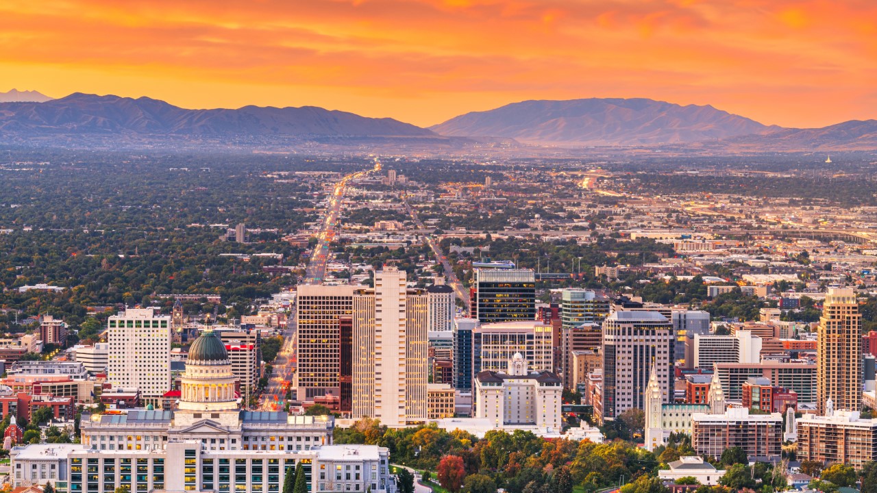 Salt,Lake,City,,Utah,,Usa,Downtown,City,Skyline,At,Dusk.