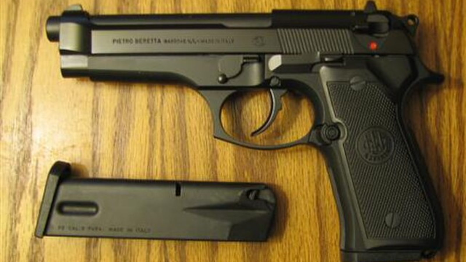 Beretta 92FS gun