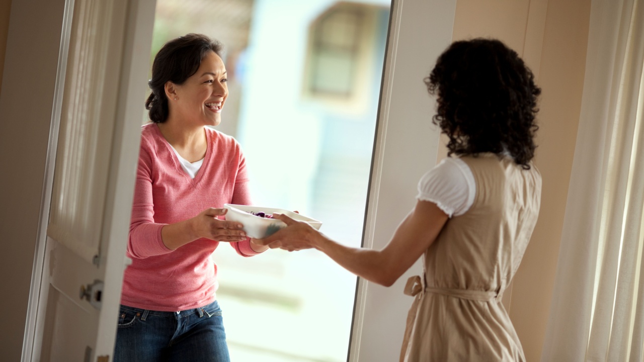 neighbours exchanging, barter