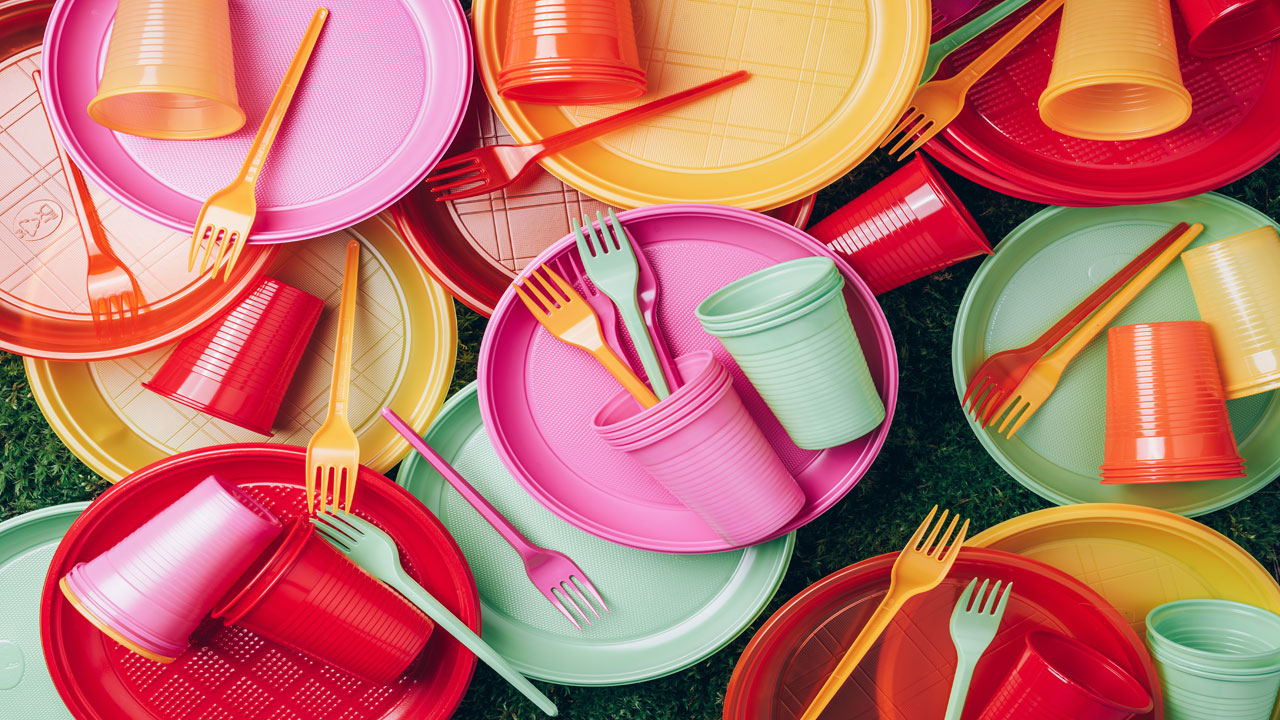 single-use-plates-and-utensils