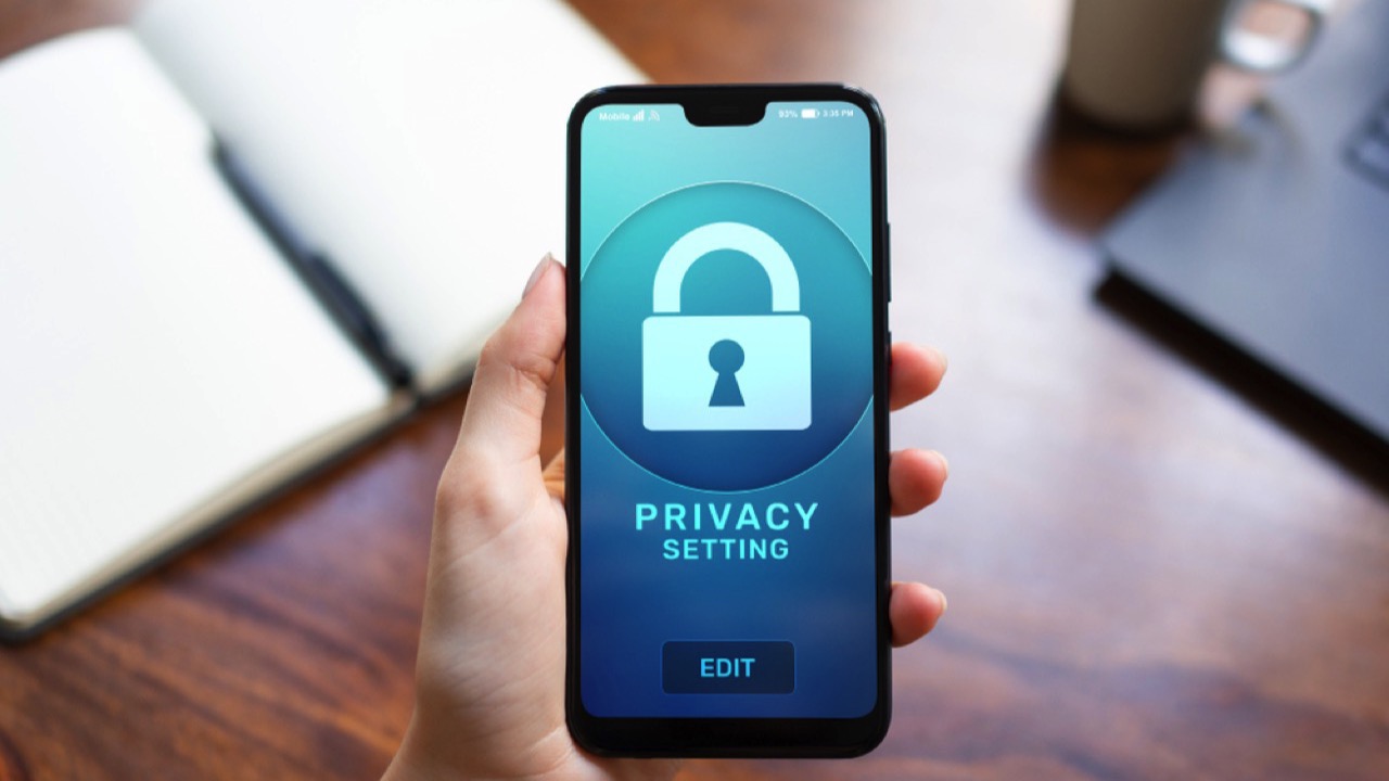 Privacy in mobile