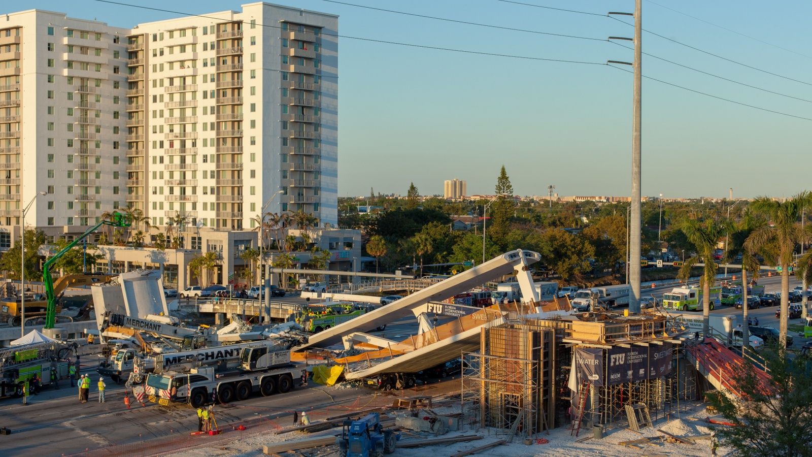 Newly constructed bridge collapsed near Florida International Univercity