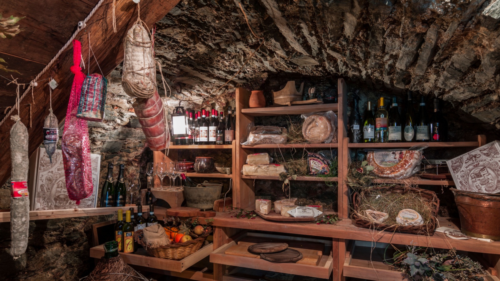 Root cellar to preserve cheeses, meats and other typical products.